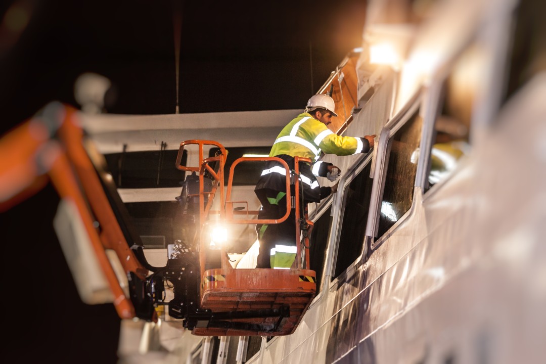 Limpieza nocturna de buques