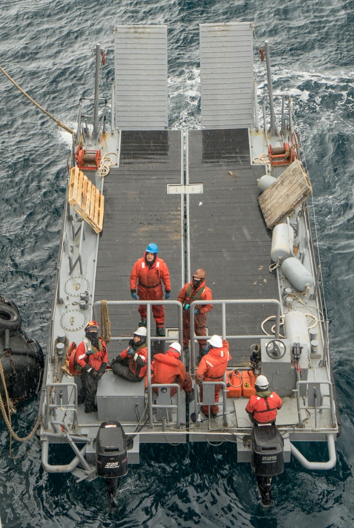 El equipo de la Barcaza